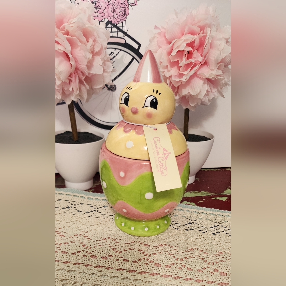 New Carnival Cottage Chick Container